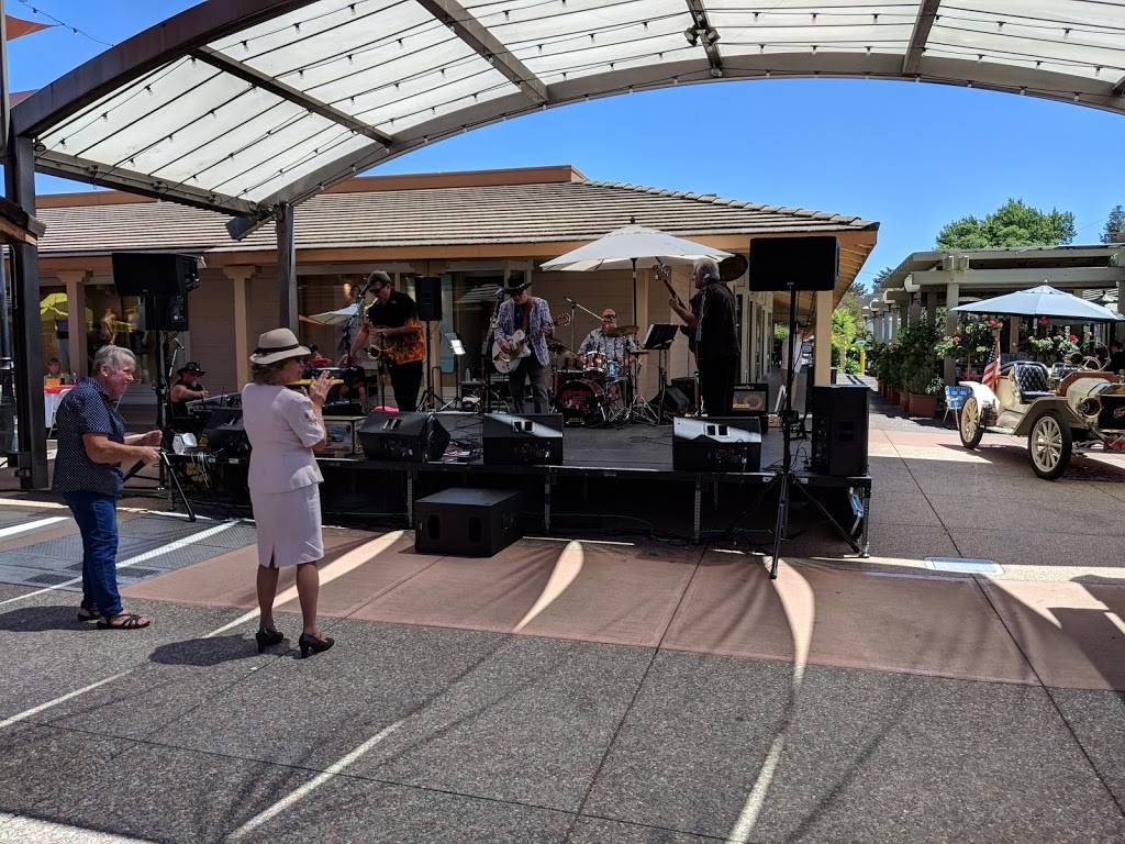 Gus Cafe & Grill | restaurant | 722 Village Ct, Santa Rosa, CA 95405, USA | 7075452212 OR +1 707-545-2212