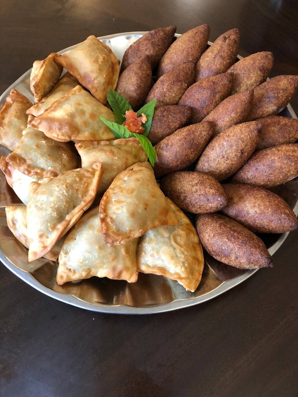 Alrayes Catering | restaurant | 332 E St Charles Rd, Villa Park, IL 60181, USA | 6309036766 OR +1 630-903-6766