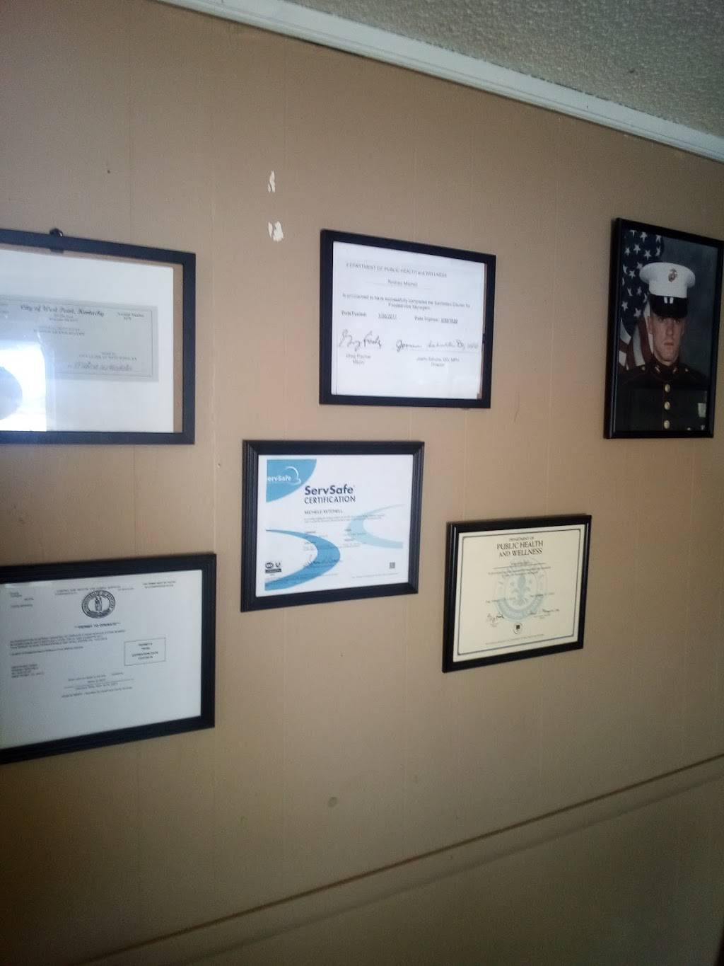 Lunch Stop Cafe | restaurant | 407B South St, West Point, KY 40177, USA | 2708013105 OR +1 270-801-3105