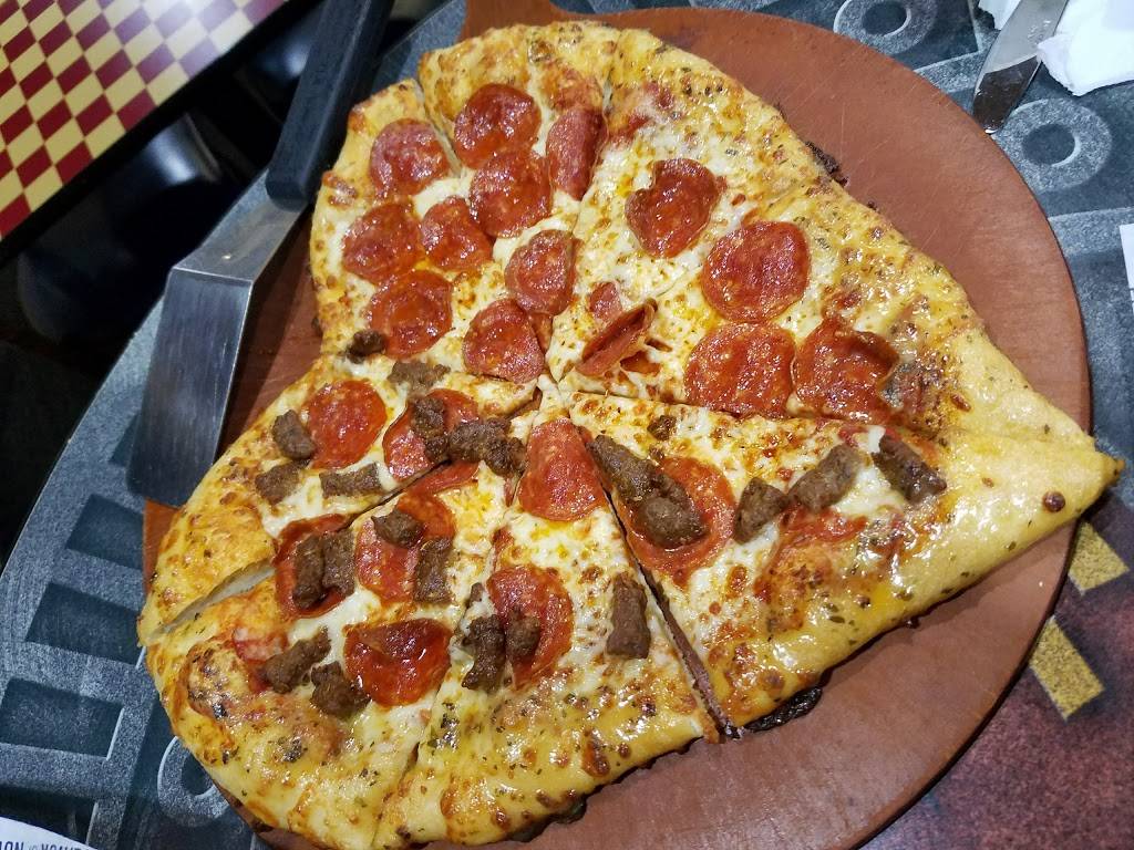 Pizza Hut | meal takeaway | 1125 N Pontiac Trail, Walled Lake, MI 48390, USA | 2486699383 OR +1 248-669-9383