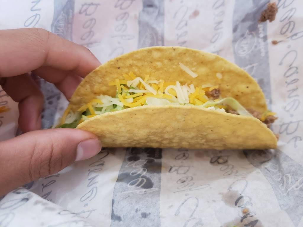 Taco Bueno | restaurant | 7104 Northwest Expy, Oklahoma City, OK 73132, USA | 4057213936 OR +1 405-721-3936