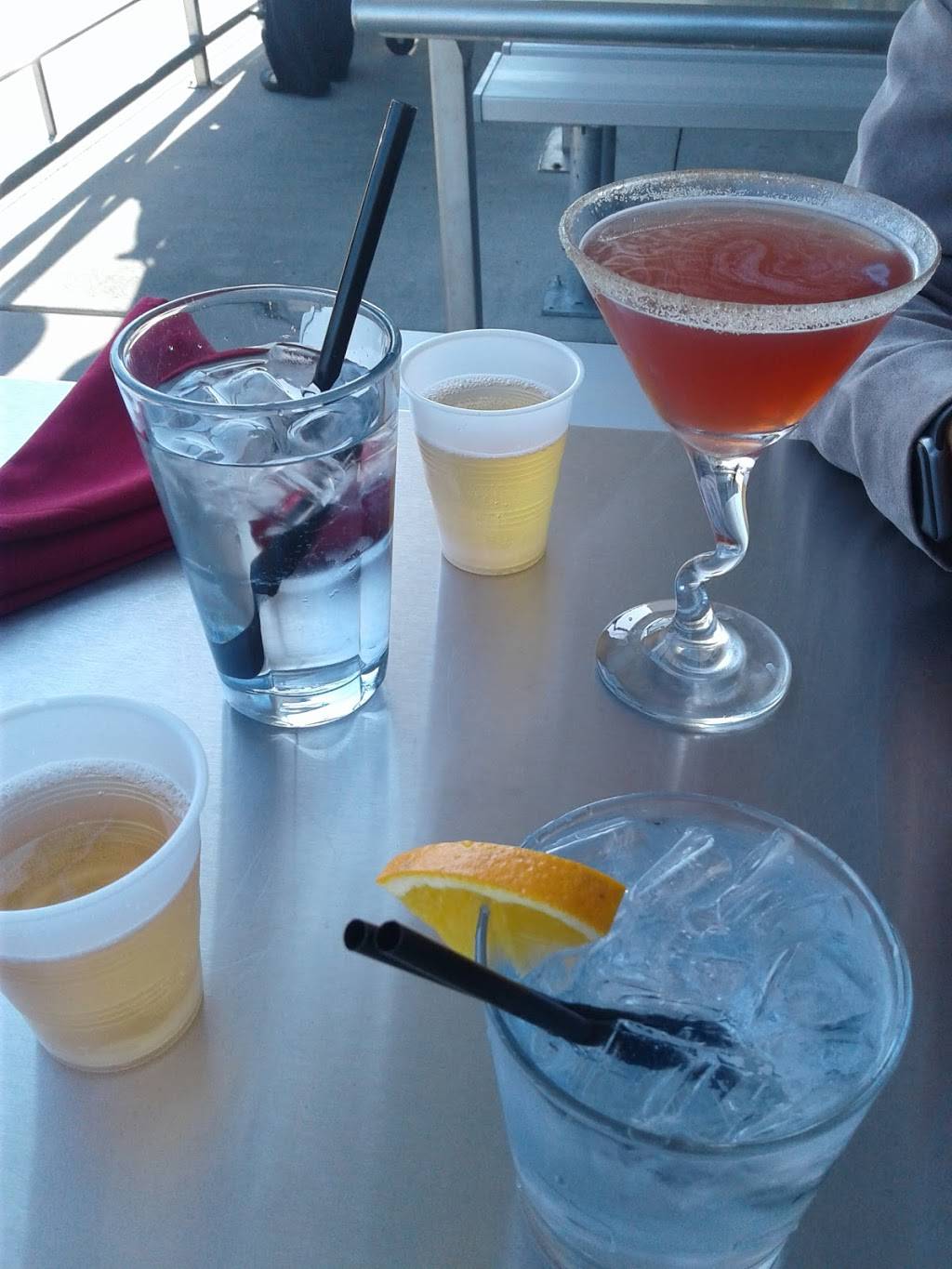 Sakari Sushi Lounge | restaurant | 2605 Ingersoll Ave, Des Moines, IA 50312, USA | 5152883381 OR +1 515-288-3381