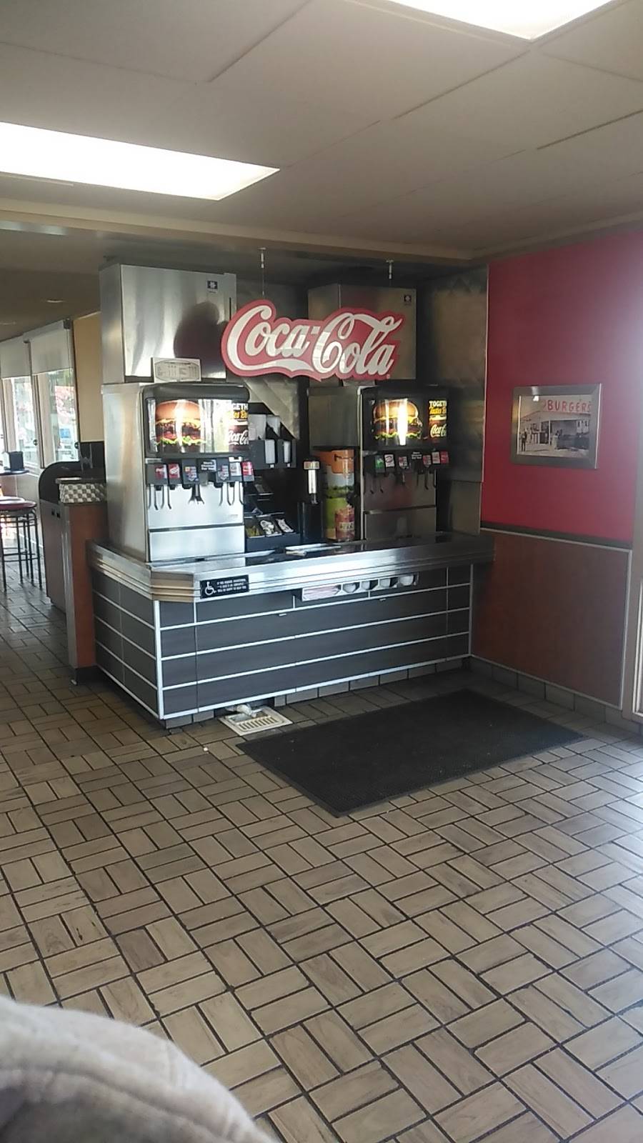 Carls Jr. | restaurant | 501 S Chinowth St, Visalia, CA 93277, USA | 5597391342 OR +1 559-739-1342