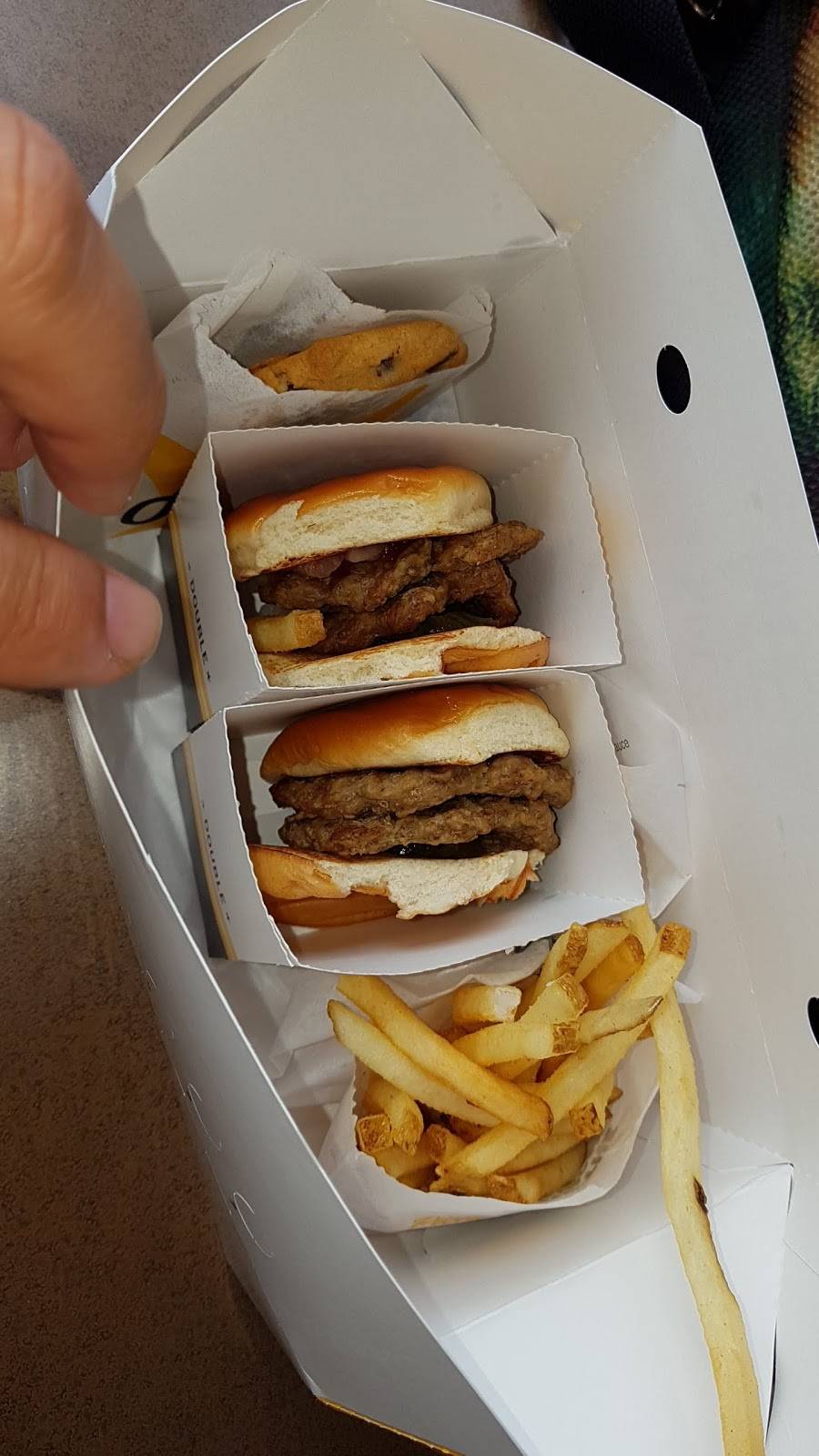 Hardees | restaurant | 201 Rutherford St, Greenville, SC 29609, USA | 8643702432 OR +1 864-370-2432