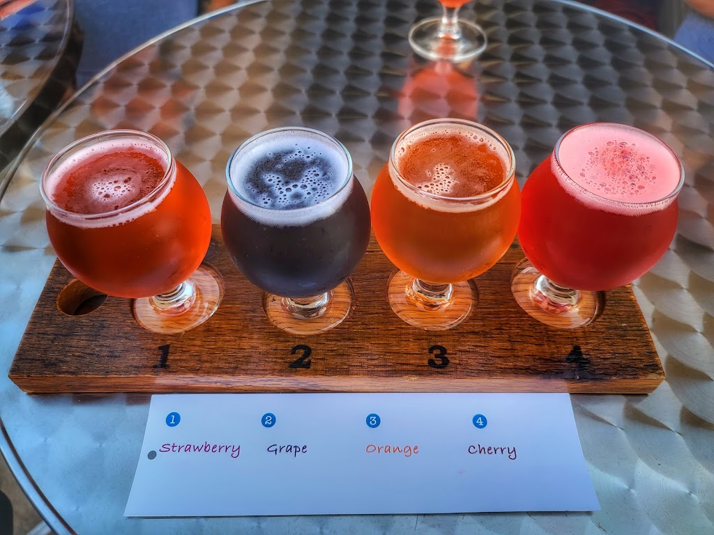 Fibs Brewing | restaurant | 260 Howard Ave, Des Plaines, IL 60018, USA | 8472279790 OR +1 847-227-9790