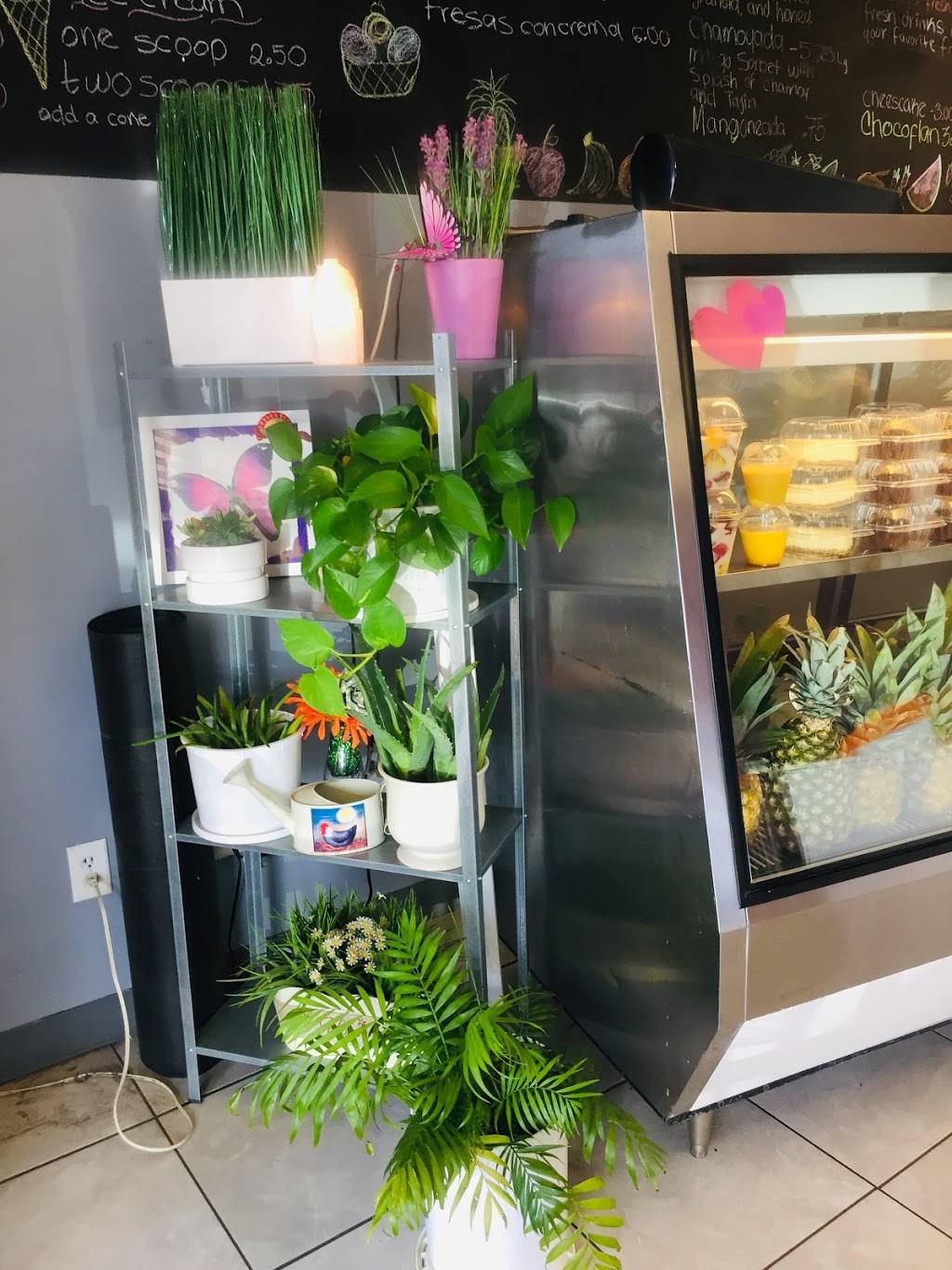 Las Mariposas Neveria | restaurant | 2300 S Chambers Rd, Aurora, CO 80014, USA | 3037453382 OR +1 303-745-3382