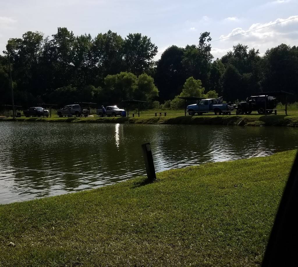 Joes Lake and Restaurant -THE HEART OF SUGAR - TeT, S.C. | restaurant | 155 Lake Pl, Greer, SC 29651, USA | 8648773400 OR +1 864-877-3400