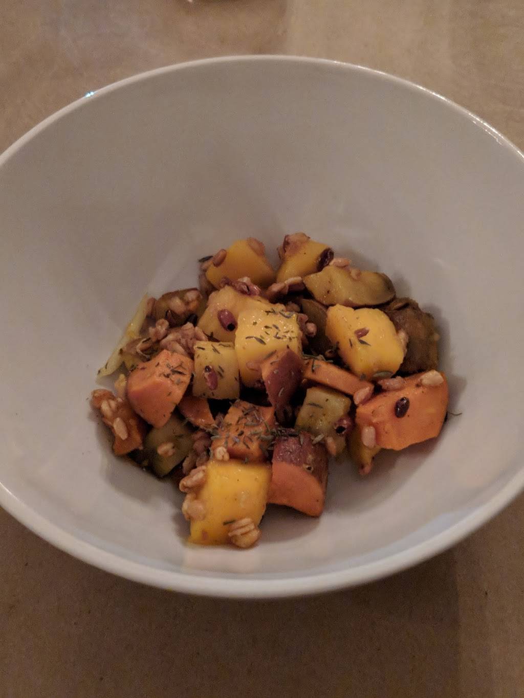 (revolver) | restaurant | 9737 Joseph Campau Ave, Hamtramck, MI 48212, USA | 3137573093 OR +1 313-757-3093