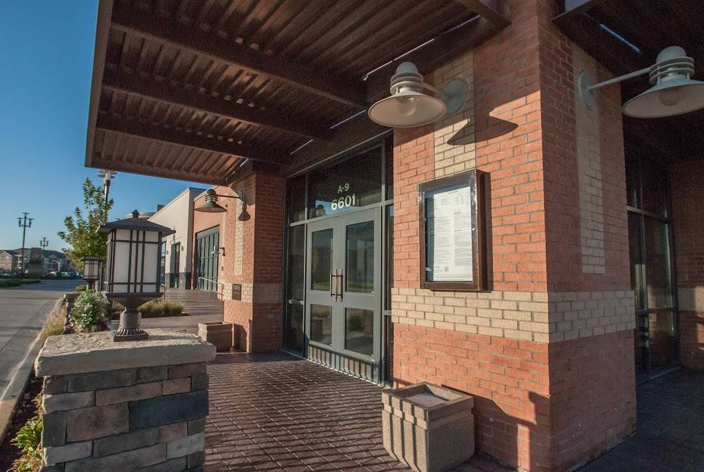 Firebirds Wood Fired Grill | restaurant | 6601 W 135th St, Overland Park, KS 66223, USA | 9132021761 OR +1 913-202-1761