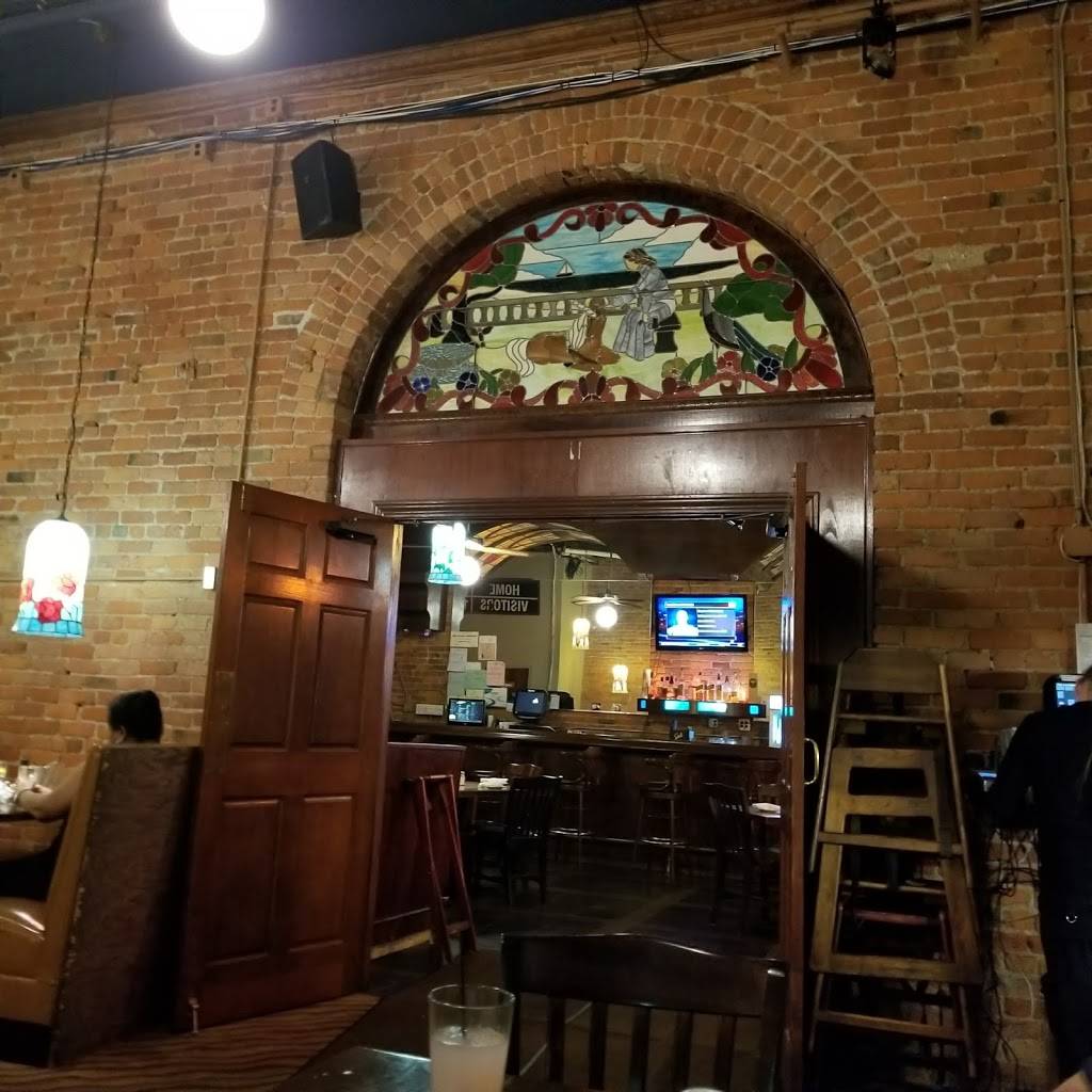 Harbor House | restaurant | 440 Clinton St, Detroit, MI 48226, USA | 3139679900 OR +1 313-967-9900