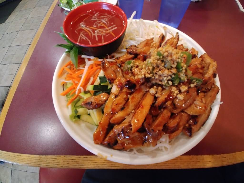 Pho Ever & Wok | restaurant | 11012 Canyon Rd E, Puyallup, WA 98373, USA | 2535392522 OR +1 253-539-2522