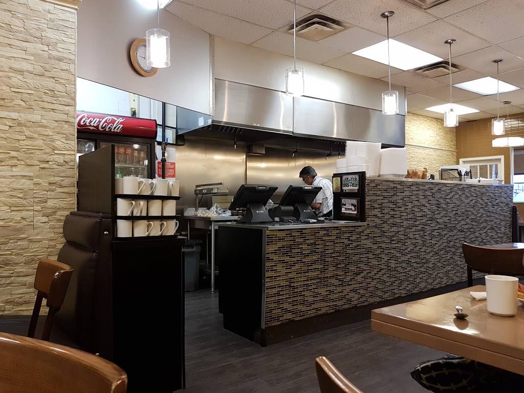 Daybreak Restaurant | restaurant | 1065 Davis Dr #6, Newmarket, ON L3Y 2R9, Canada | 9058360911 OR +1 905-836-0911