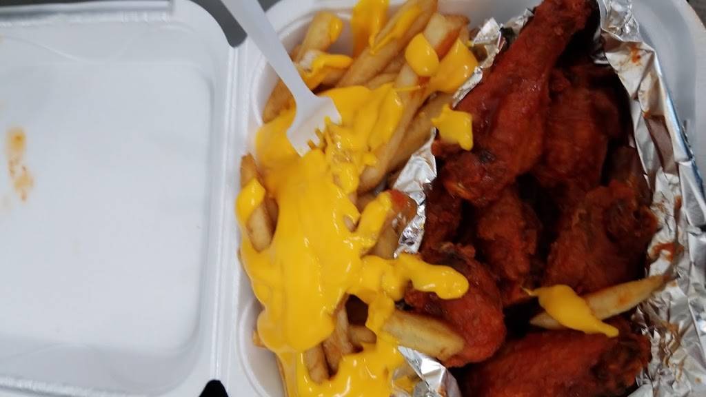 Papa Philly | restaurant | 1608 Emerson St, Evanston, IL 60201, USA | 8478596293 OR +1 847-859-6293