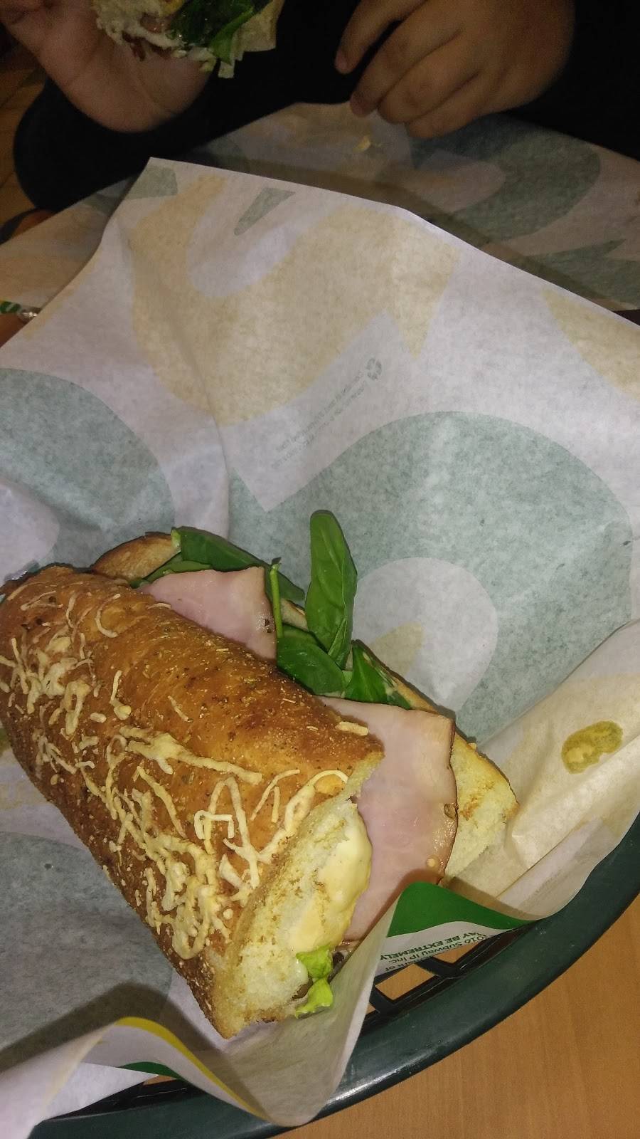 Subway | restaurant | 1300 S Lamb Blvd, Las Vegas, NV 89104, USA | 7024320894 OR +1 702-432-0894