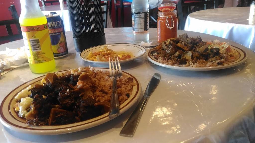 Yum Yum Restaurant | restaurant | 21 George St N, Brampton, ON L6X 1R3, Canada | 9054521742 OR +1 905-452-1742