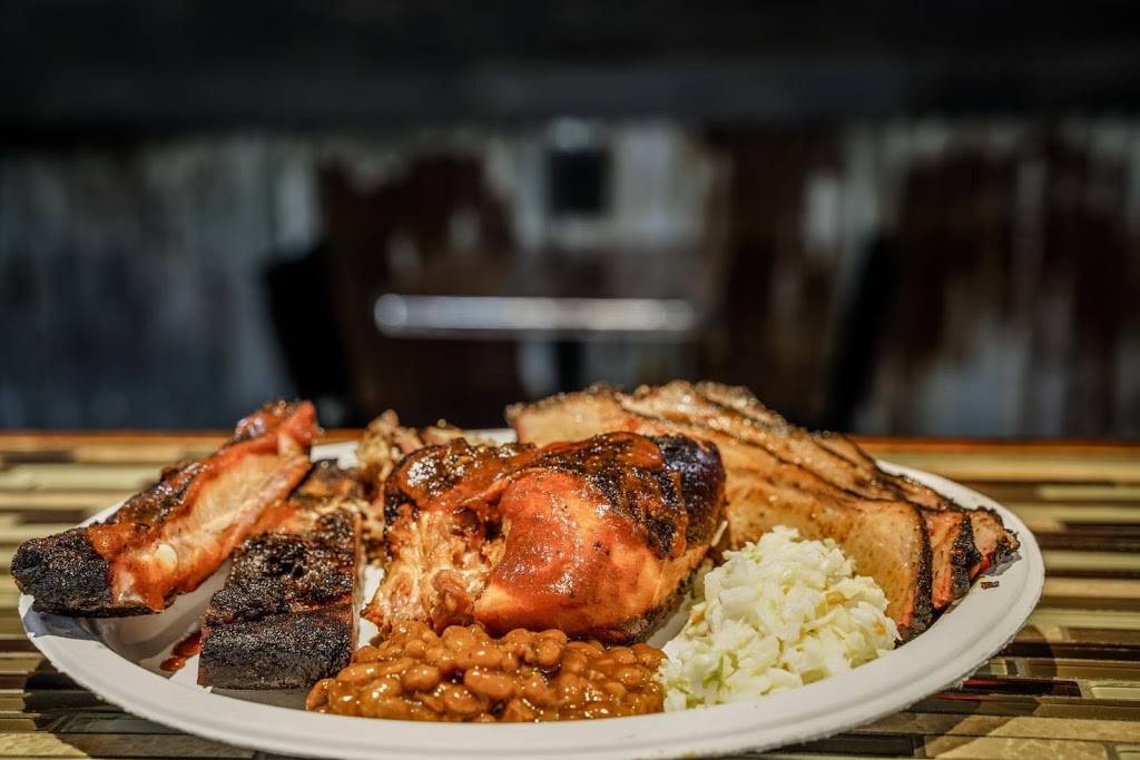 Smoketown BBQ and catering | restaurant | 7702 Shawnee Mission Pkwy, Overland Park, KS 66202, USA | 9135441012 OR +1 913-544-1012