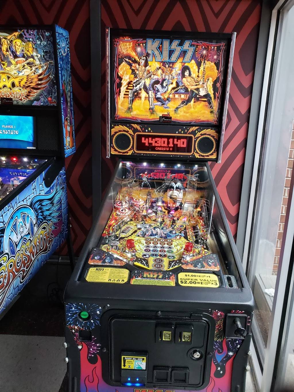 Guy Fieris Dive & Taco Joint | restaurant | 1333 Walnut St, Kansas City, MO 64106, USA | 8162552110 OR +1 816-255-2110