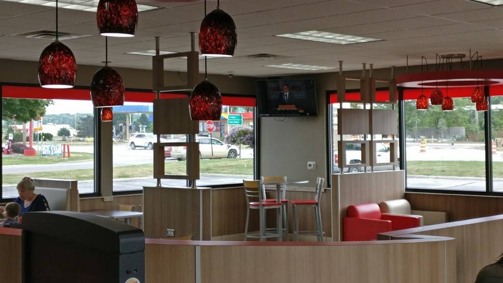 Burger King | restaurant | 19055 Silver Pkwy, Fenton, MI 48430, USA | 8102021356 OR +1 810-202-1356