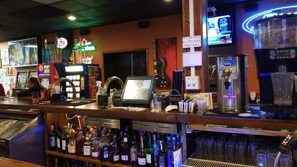 Costas Inn | restaurant | 4100 North Point Blvd, Baltimore, MD 21222, USA | 4104771975 OR +1 410-477-1975