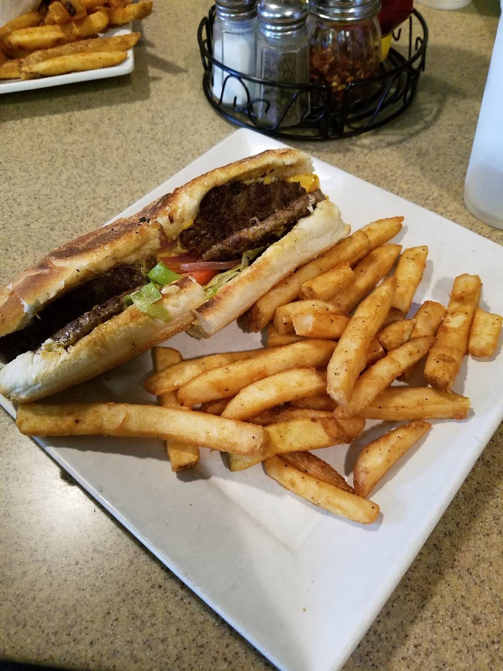 Papa Gils | restaurant | 11299 Owings Mills Blvd, Owings Mills, MD 21117, USA | 4103560500 OR +1 410-356-0500