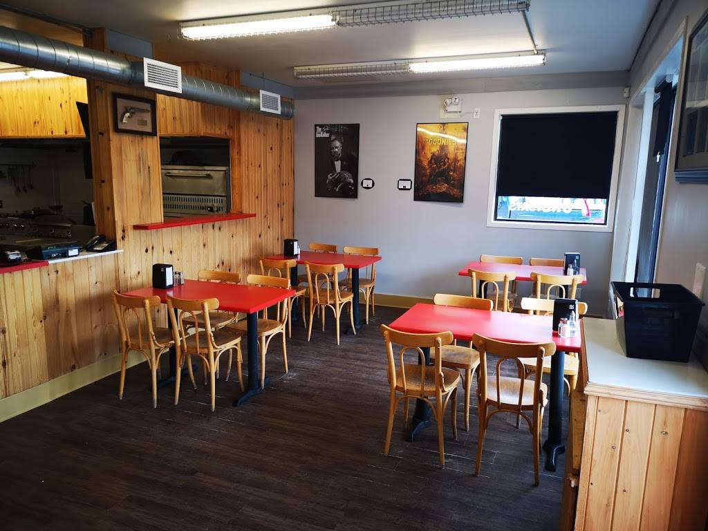 Casse croûte Rocky | restaurant | 3000 QC-148, Luskville, QC J0X 2G0, Canada | 8194552244 OR +1 819-455-2244