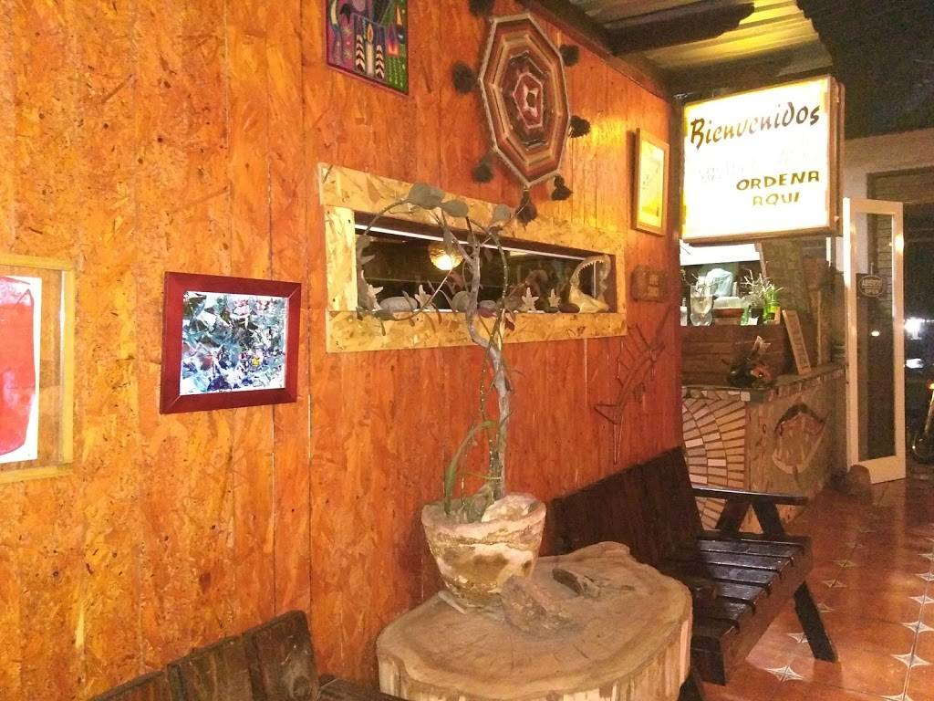 Vittorios Pizza | restaurant | Av Revolución, Romero, 21410 Tecate, B.C., Mexico | 016655213636 OR +52 665 521 3636