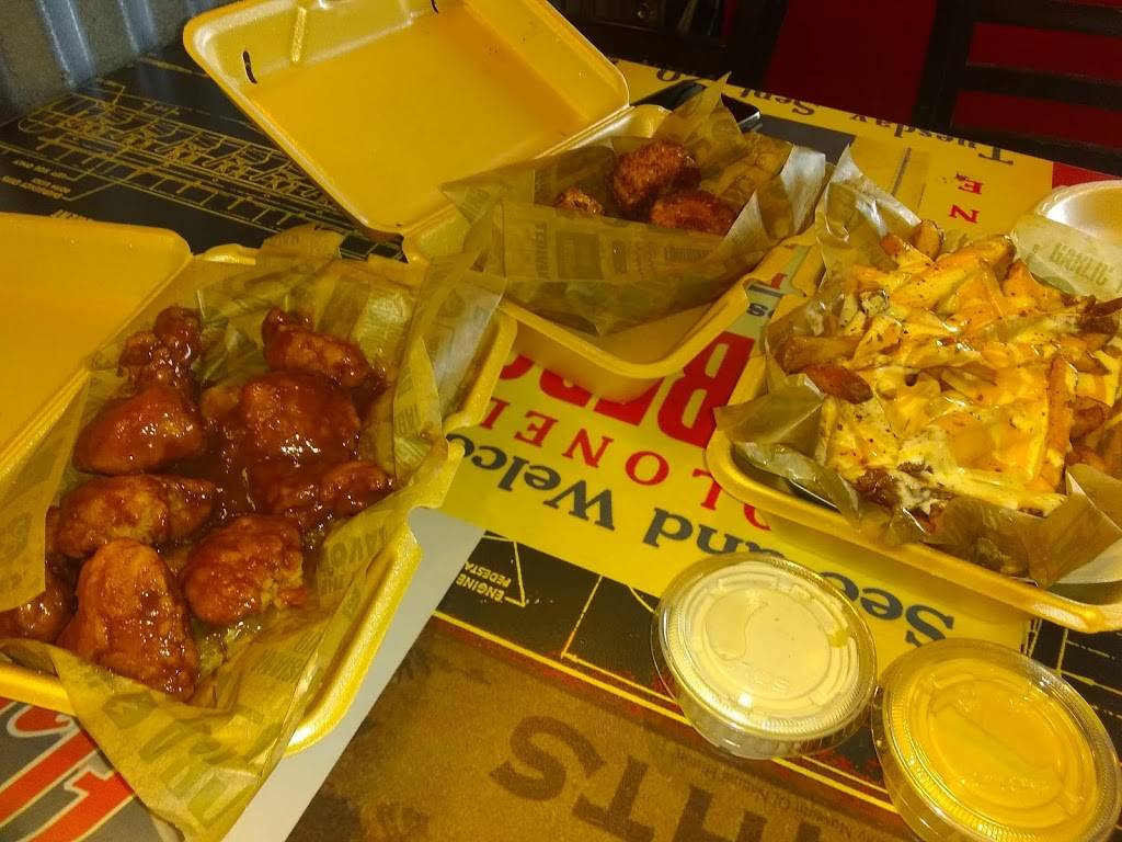 Wingstop | restaurant | 22511 Gratiot Ave, Eastpointe, MI 48021, USA | 5864989464 OR +1 586-498-9464