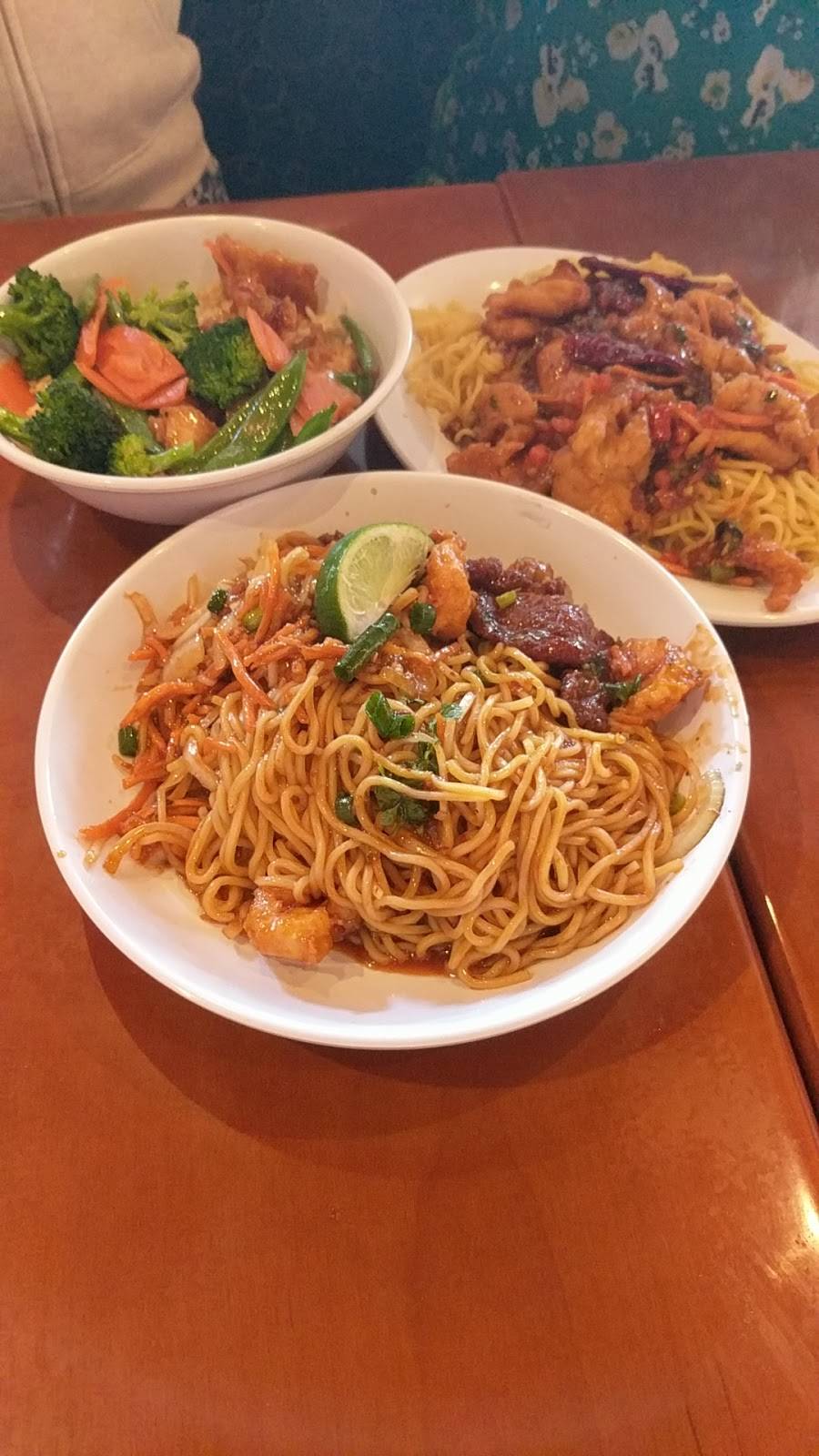 Pei Wei | restaurant | 1325 George Dieter Dr Space K2, El Paso, TX 79936, USA | 9155912006 OR +1 915-591-2006