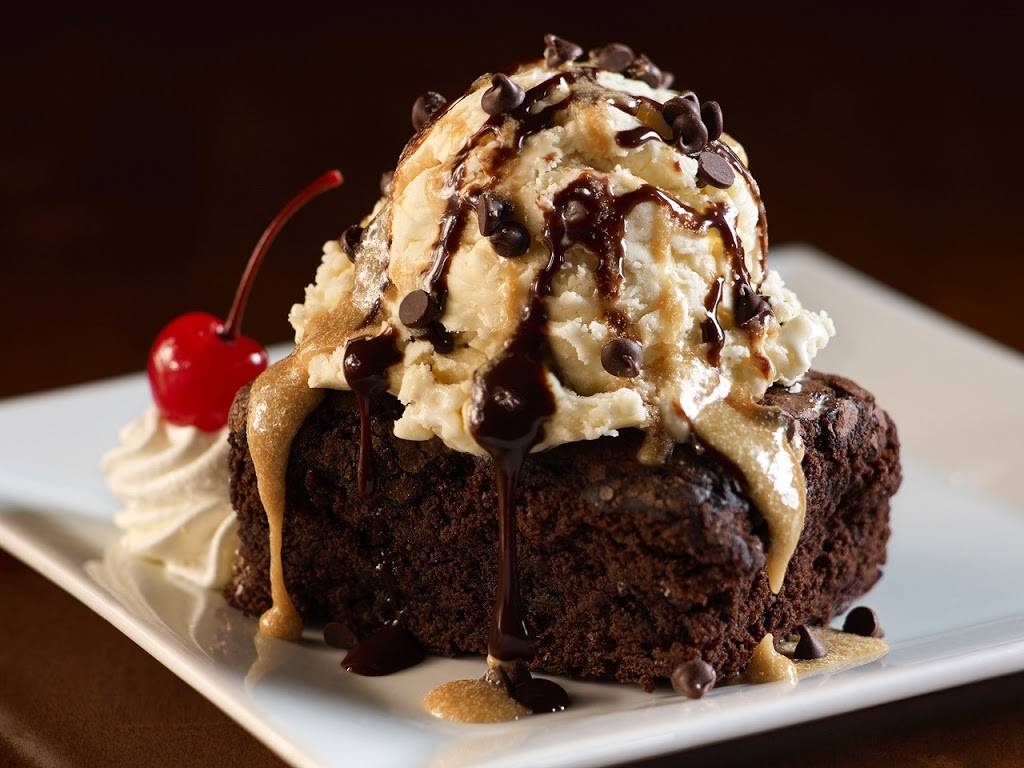 Anduzzis Sports Club - Green Bay East | restaurant | 900 Kepler Dr, Green Bay, WI 54311, USA | 9205440874 OR +1 920-544-0874