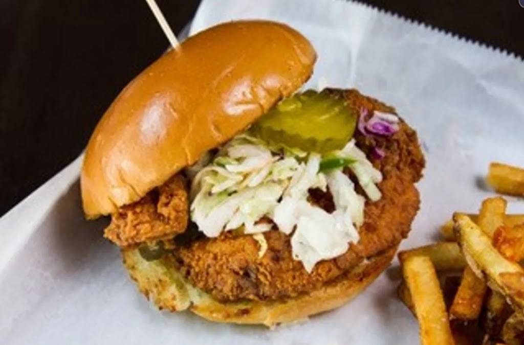 Myrtles Chicken and Beer - West | restaurant | 7063 Kingston Pike, Knoxville, TN 37919, USA | 8655002667 OR +1 865-500-2667