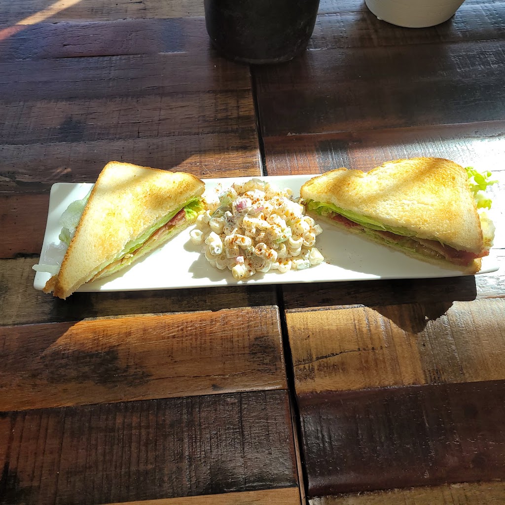 Freds Bistro | restaurant | 516 S Trade St #102, Amity, OR 97101, USA | 5038833735 OR +1 503-883-3735