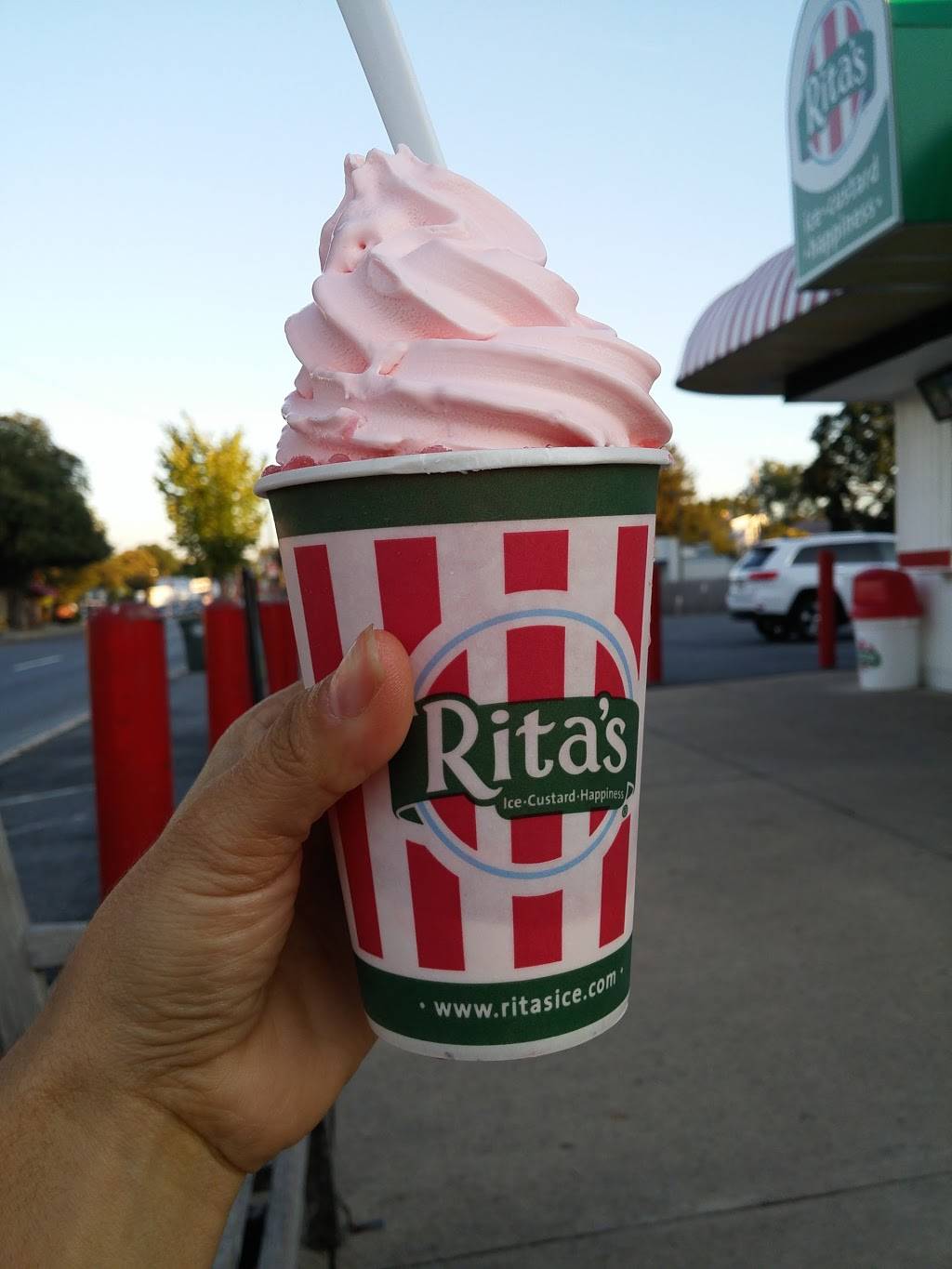 Ritas Italian Ice & Frozen Custard | restaurant | 538 W South St, Frederick, MD 21701, USA | 3016943270 OR +1 301-694-3270