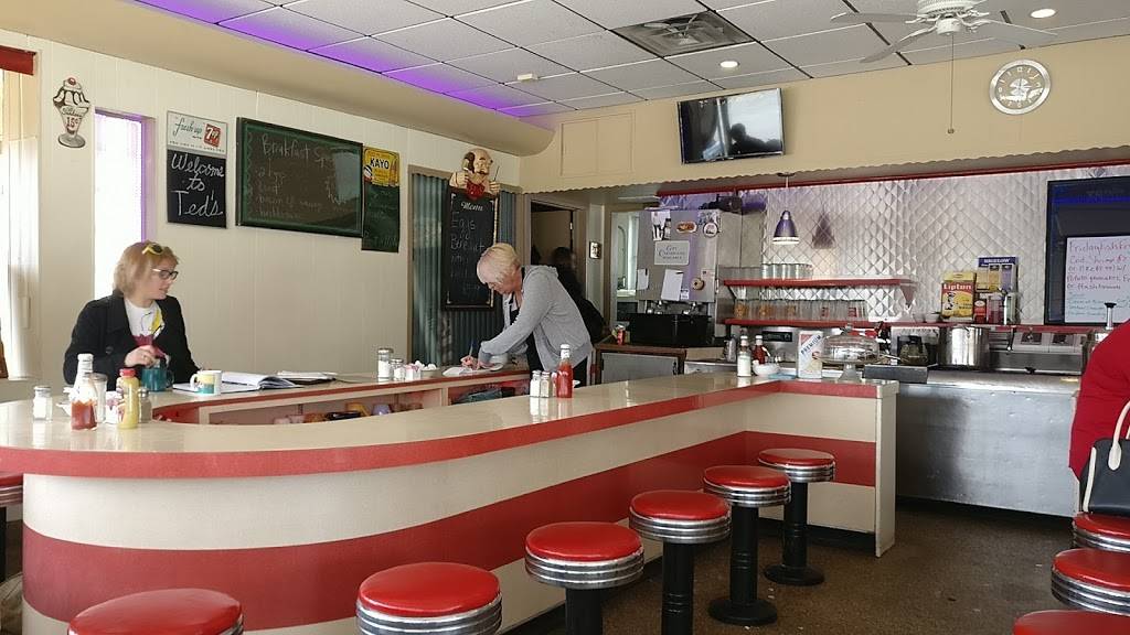 Teds Ice Cream & Restaurant | restaurant | 6204 W North Ave, Wauwatosa, WI 53213, USA | 4142585610 OR +1 414-258-5610