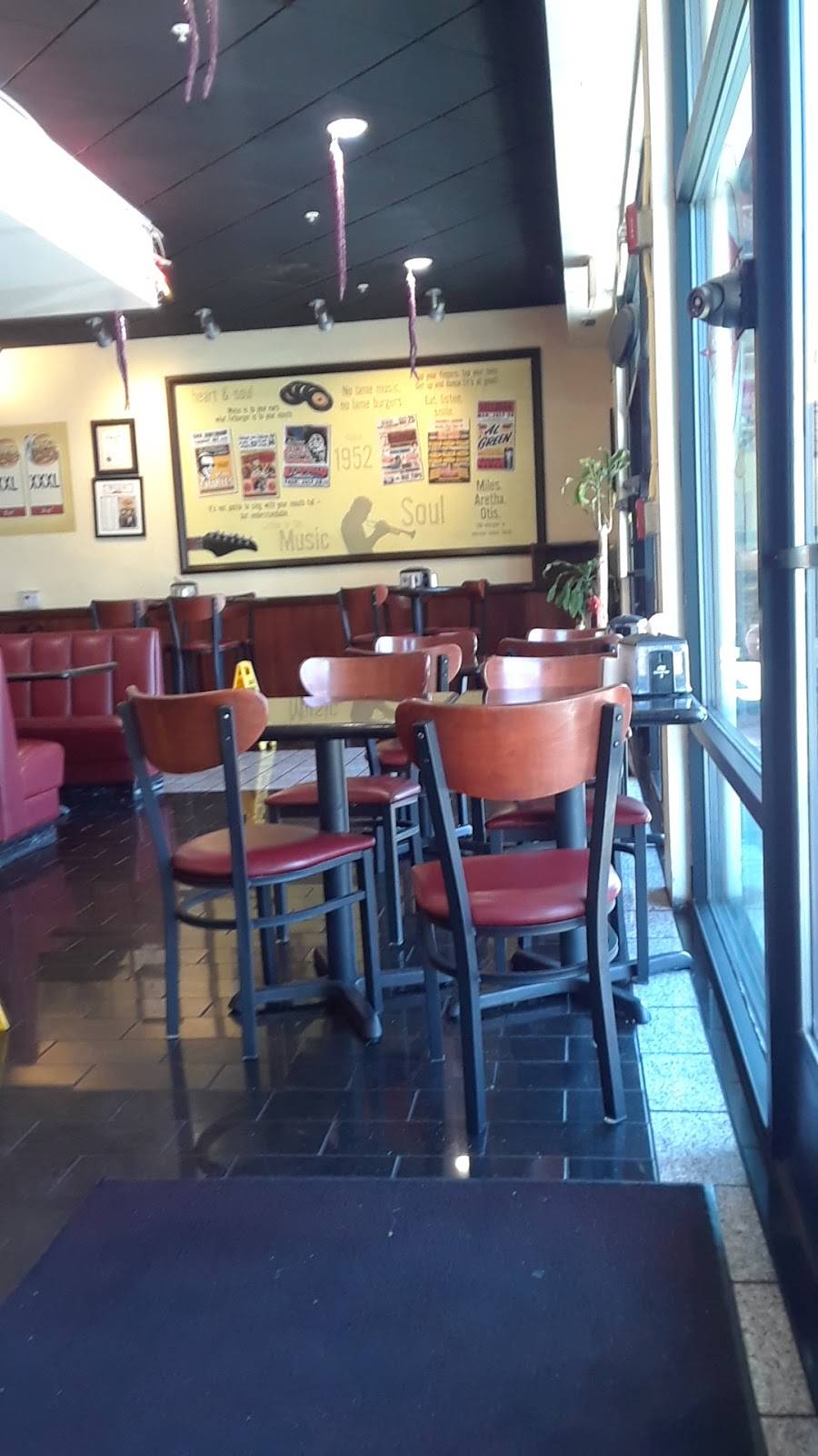 Fatburger | restaurant | 2251 West Rosecrans Ave #12, Compton, CA 90222, USA | 3107641771 OR +1 310-764-1771