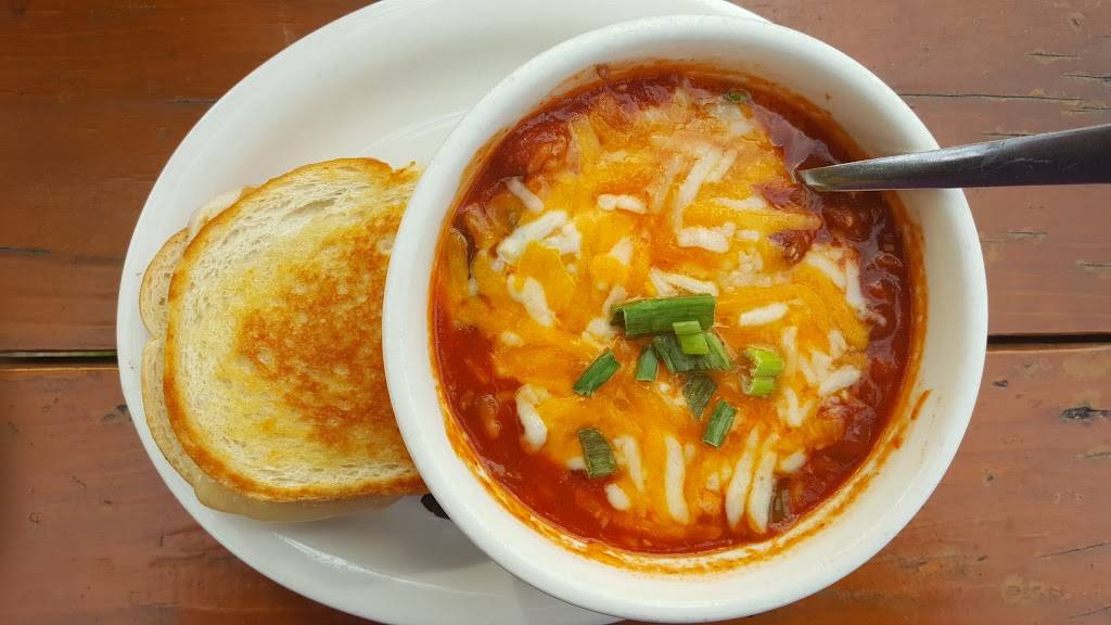 Riverwalck Saloon | restaurant | 101 Centre St, Parryville, PA 18244, USA | 6108522323 OR +1 610-852-2323