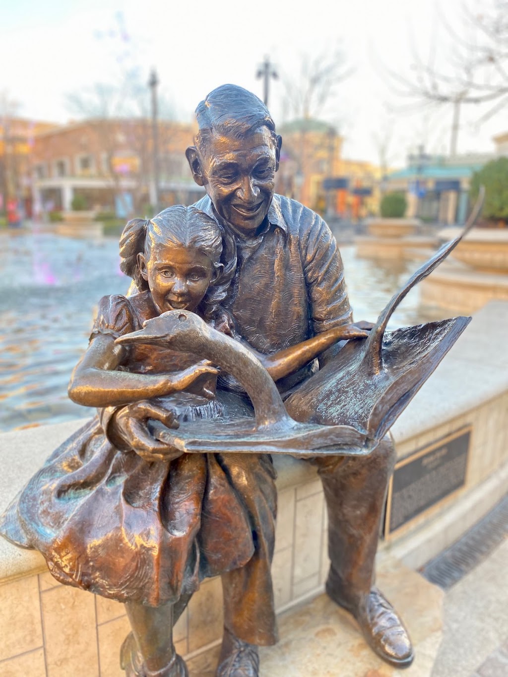 Fountain Square Eats & Treats Food pavilions | restaurant | Farmington, UT 84025, USA | 8019239111 OR +1 801-923-9111