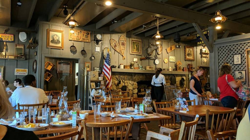 Cracker Barrel Old Country Store | restaurant | 76 Rothrock Loop, Akron, OH 44321, USA | 3306660279 OR +1 330-666-0279