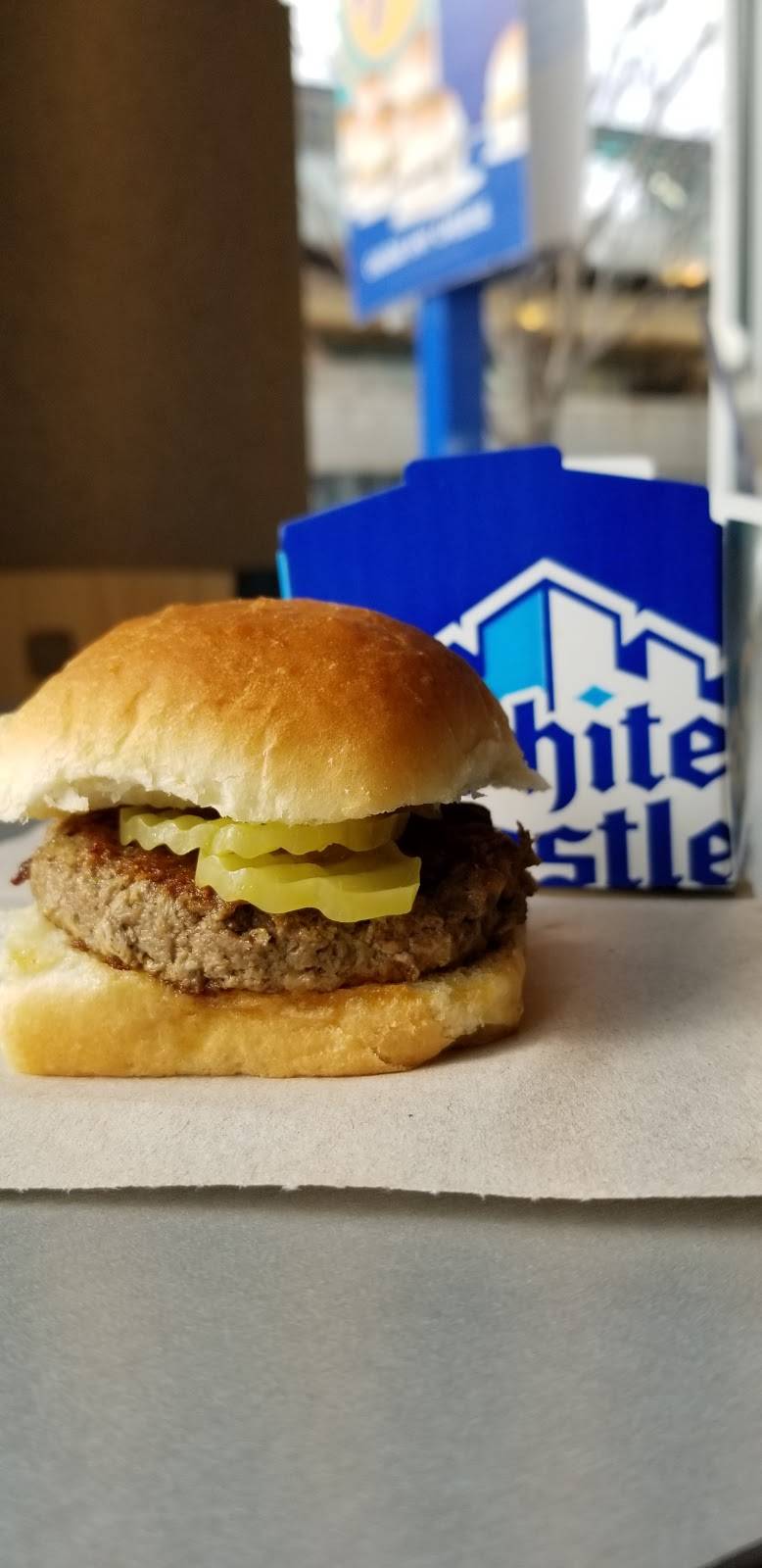 White Castle | restaurant | 2140 S Wabash Ave, Chicago, IL 60616, USA | 3129490717 OR +1 312-949-0717