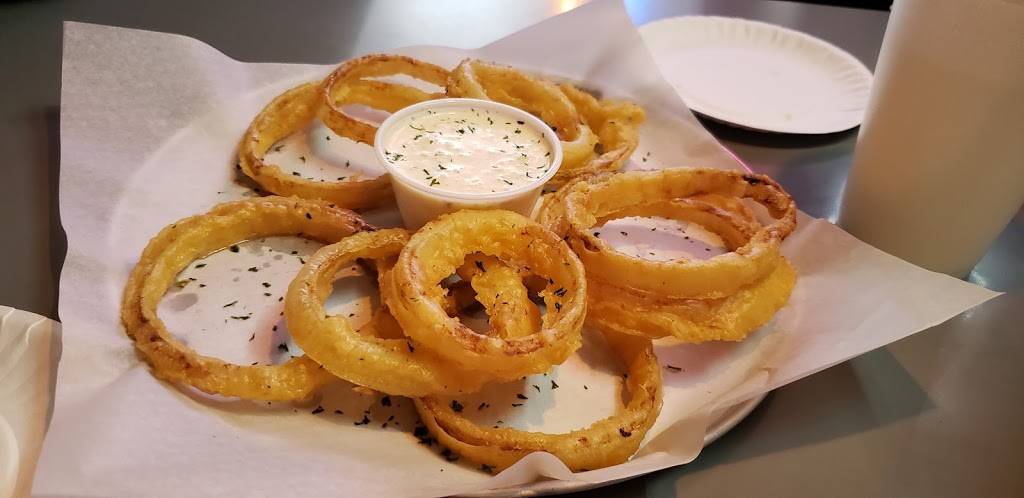 Crusens | restaurant | 426 E War Memorial Dr, Peoria, IL 61614, USA | 3096863890 OR +1 309-686-3890