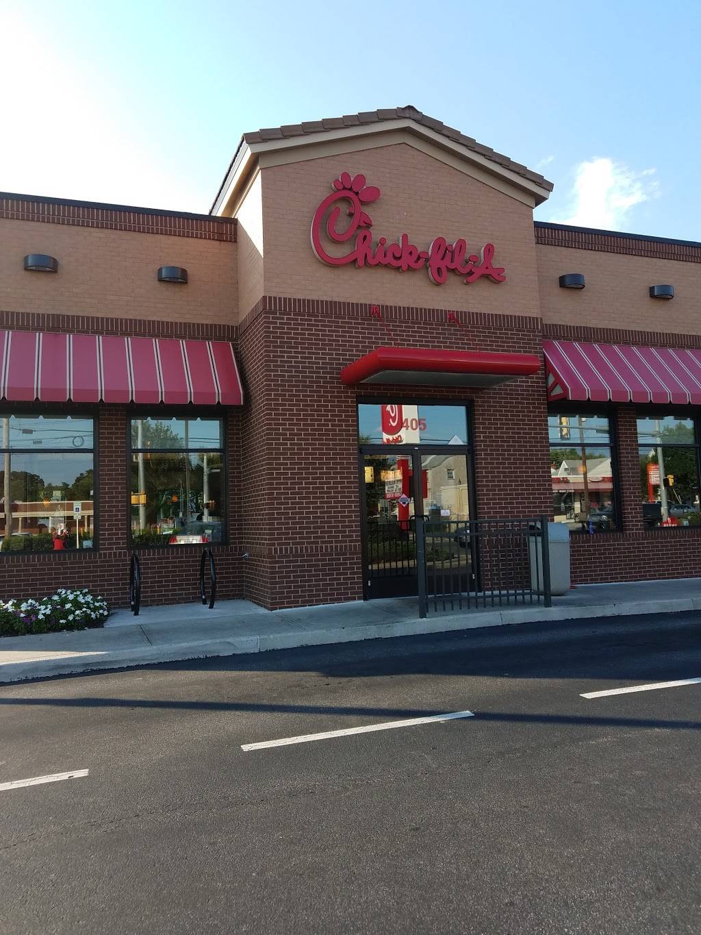 Chick-fil-A | restaurant | 405 MacDade Boulevard, Folsom, PA 19033, USA | 6105861607 OR +1 610-586-1607