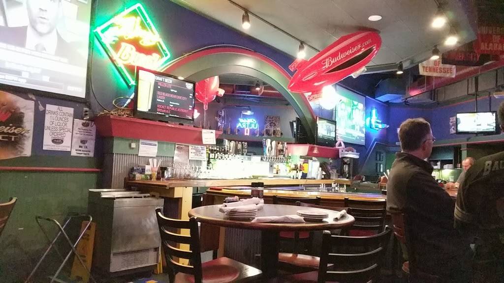 Baumhowers Victory Grille | restaurant | 2309 Memorial Pkwy SW, Huntsville, AL 35801, USA | 2568818878 OR +1 256-881-8878