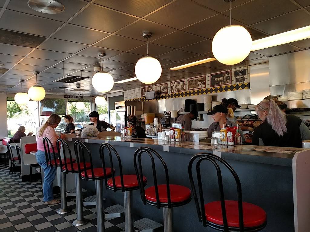 Waffle House | meal takeaway | 2525 54th Ave N, St. Petersburg, FL 33714, USA | 7275274027 OR +1 727-527-4027