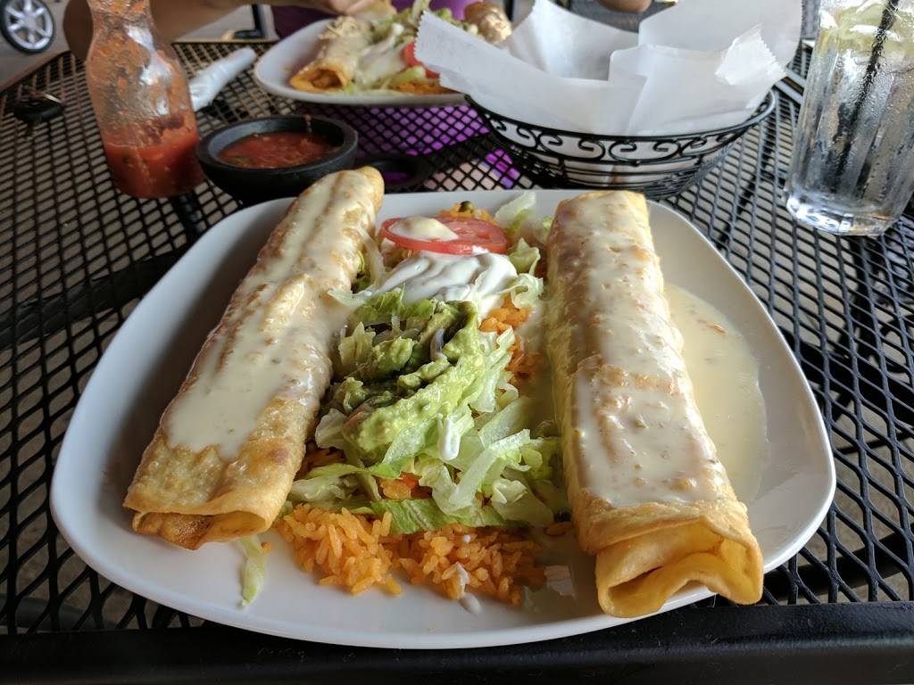 Tres Potrillos | restaurant | 3571 Medina Rd, Medina, OH 44256, USA | 3307235600 OR +1 330-723-5600