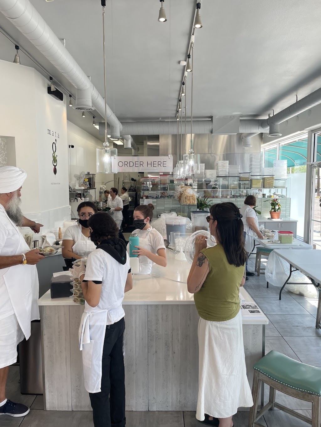 Mata G Vegetarian Kitchen | restaurant | 116 Amherst Dr SE, Albuquerque, NM 87106, USA | 5052666374 OR +1 505-266-6374