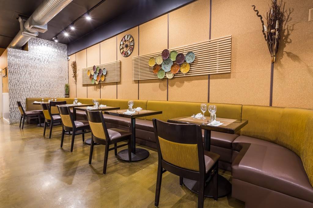 Gyrolicious | restaurant | 24a Jericho Turnpike, Jericho, NY 11753, USA | 5164275555 OR +1 516-427-5555