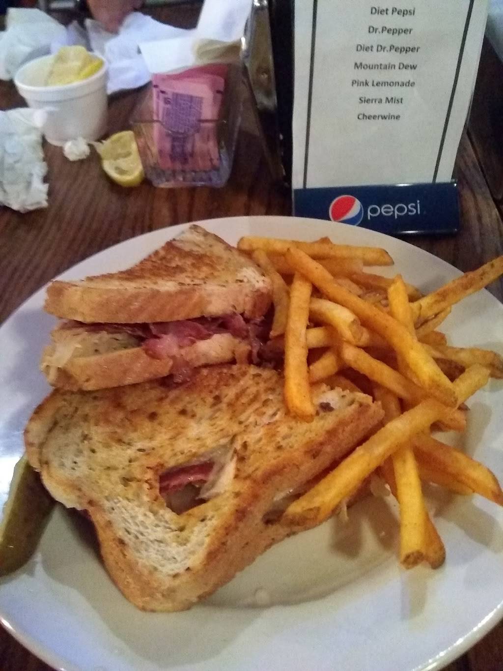 Christos Family Restaurant | restaurant | 431 E Innes St, Salisbury, NC 28144, USA | 7046379050 OR +1 704-637-9050