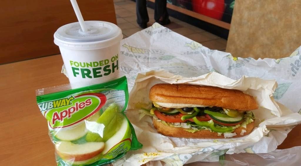 Subway | meal takeaway | 4301 Stone Way N Suite A, Seattle, WA 98103, USA | 2067326553 OR +1 206-732-6553