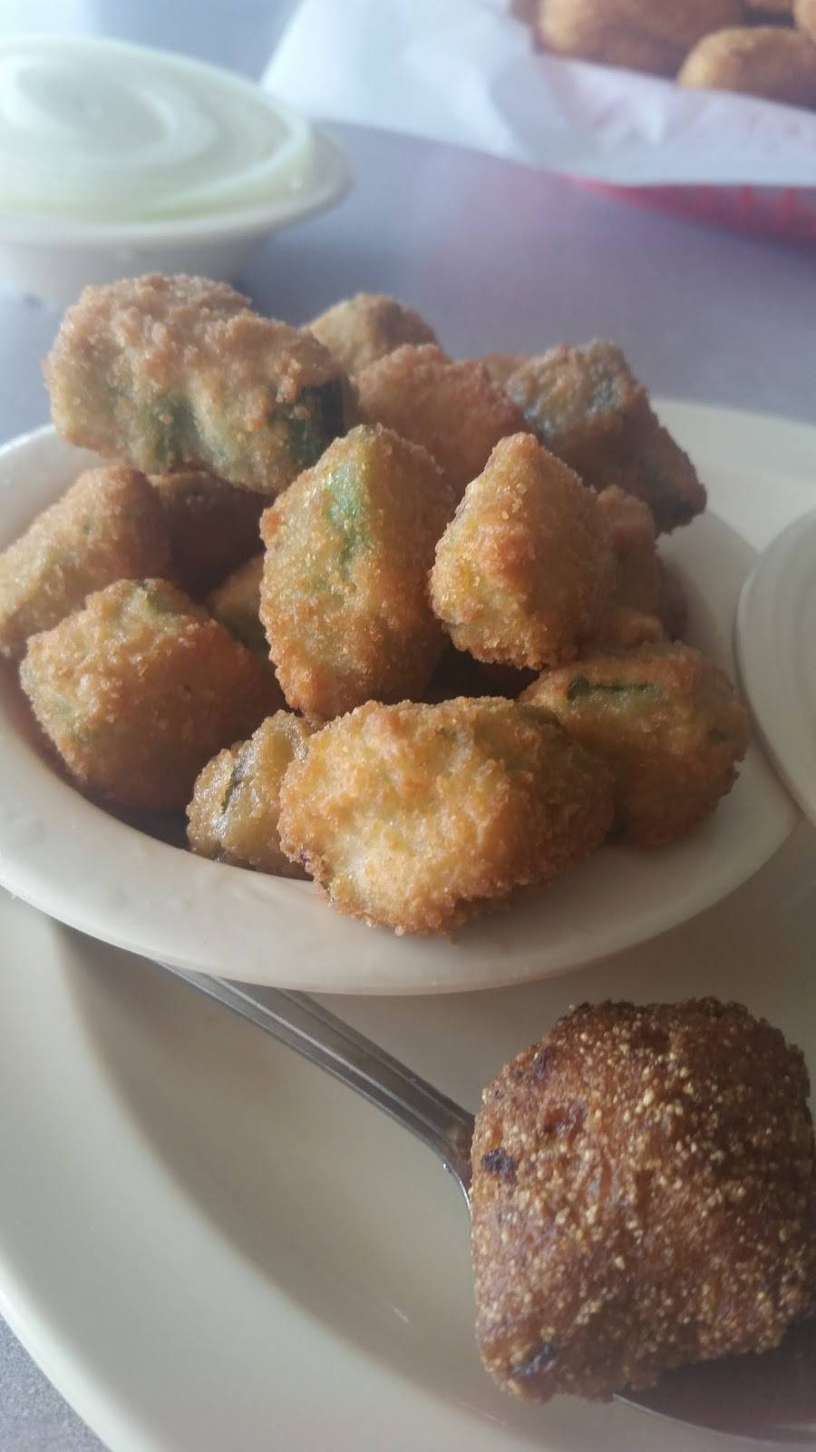 Sandy’s Place Restaurant | restaurant | Cape Girardeau Regional Airport, 860 Limbaugh Dr #63780, Scott City, MO 63780, USA | 5733340800 OR +1 573-334-0800