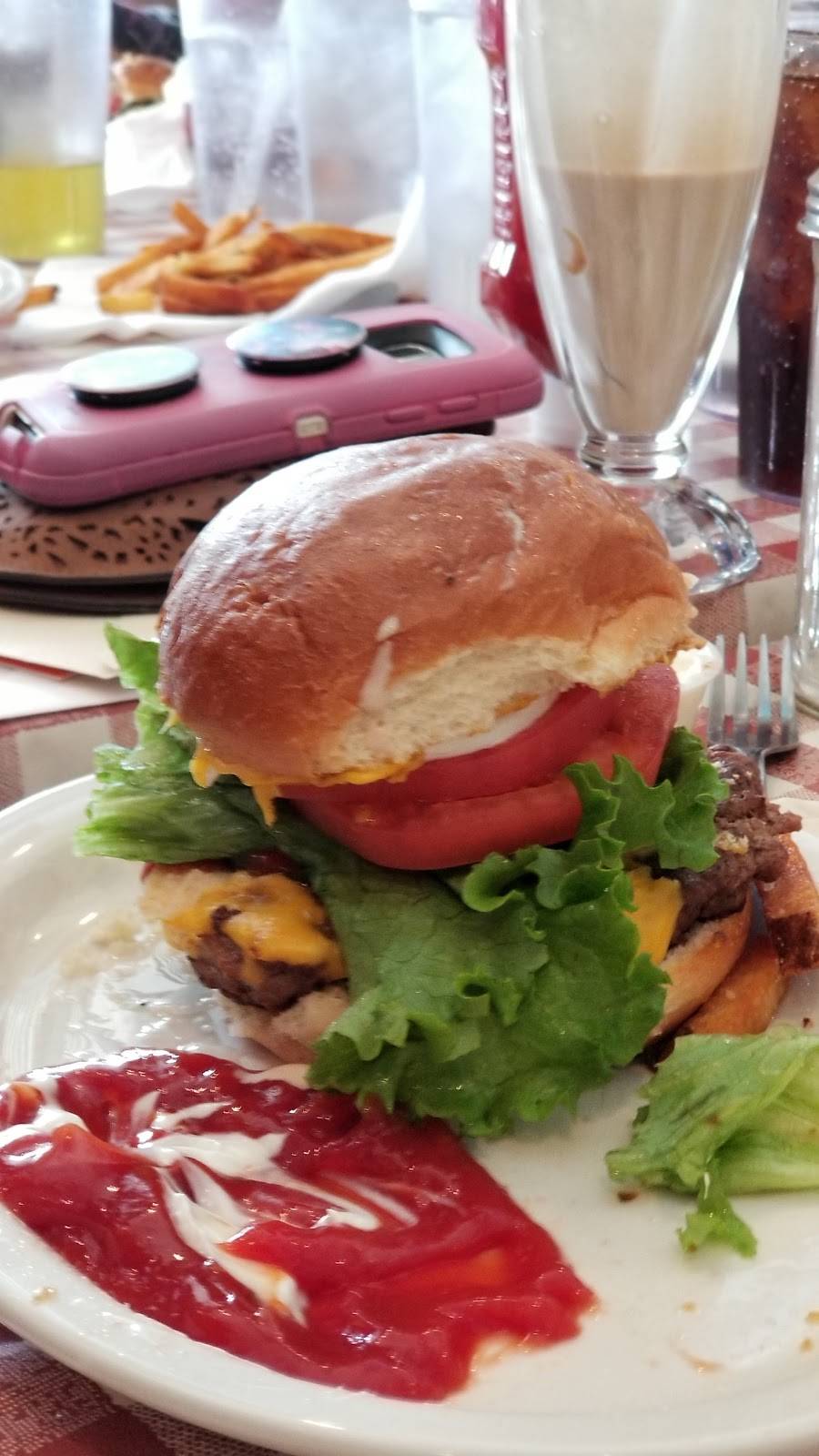 Convention Grill | restaurant | 3912 Sunnyside Rd, Edina, MN 55424, USA | 9529206881 OR +1 952-920-6881