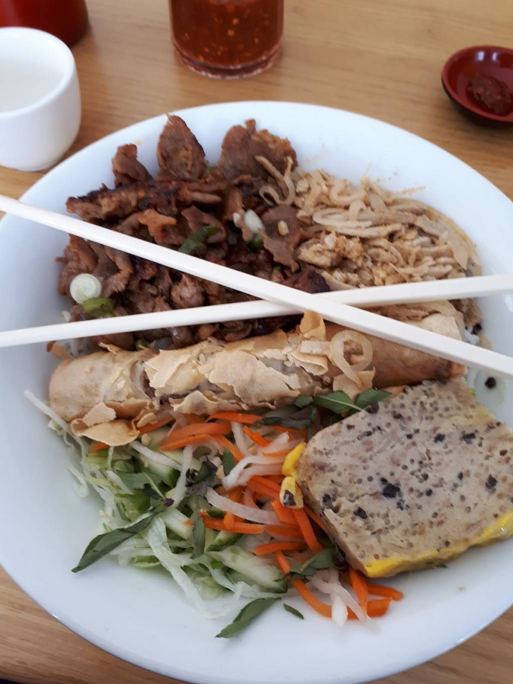 Phở Việt Nam 999 Oshawa | restaurant | 299 King St W, Oshawa, ON L1J 2J8, Canada | 9057288999 OR +1 905-728-8999